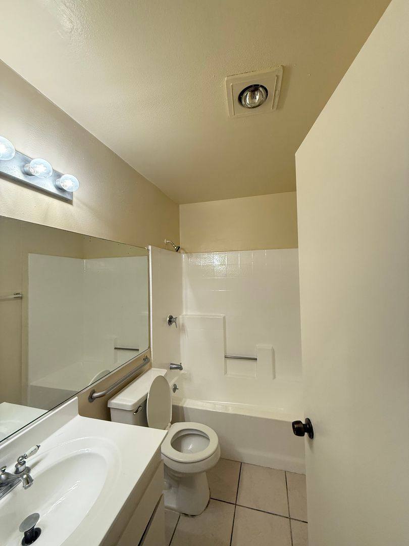 Apartment for rent at 807 N Bunker Hill Ave, Los Angeles, CA 90012