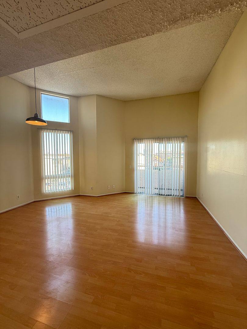 Apartment for rent at 807 N Bunker Hill Ave, Los Angeles, CA 90012
