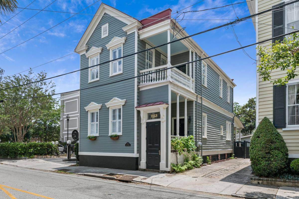 House for rent at 123 Queen St, Charleston, SC 29401