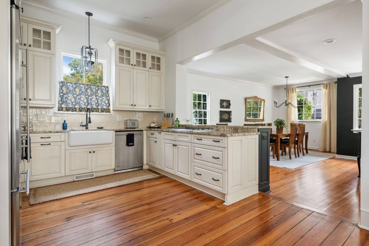 House for rent at 123 Queen St, Charleston, SC 29401