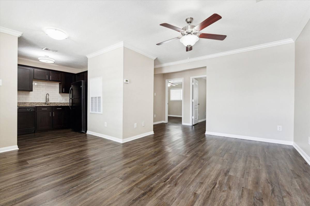 Apartment for rent at 427 W 16th, Houston, TX 77008