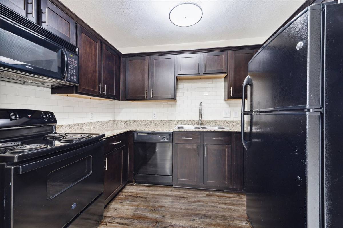 Apartment for rent at 427 W 16th, Houston, TX 77008