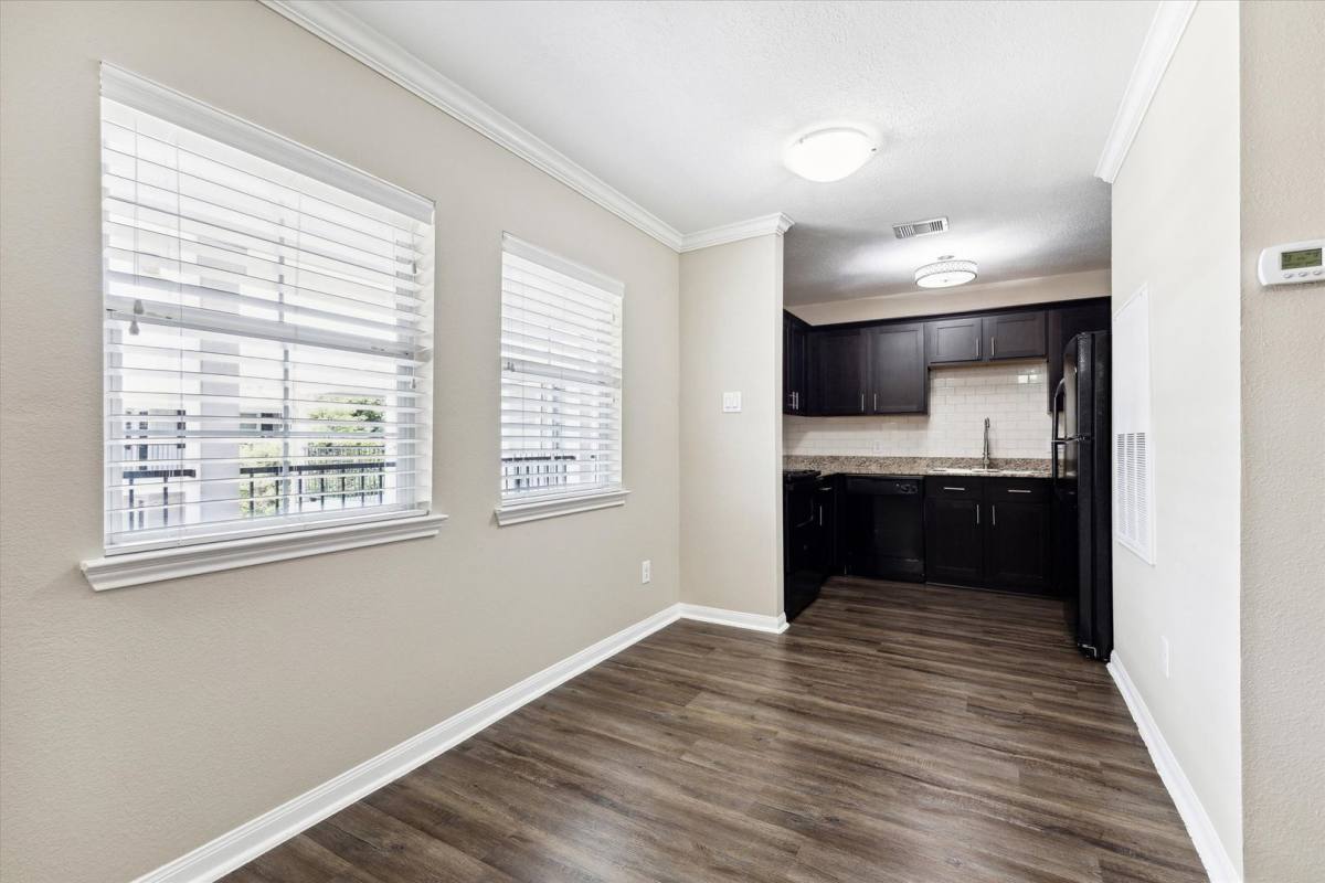Apartment for rent at 427 W 16th, Houston, TX 77008