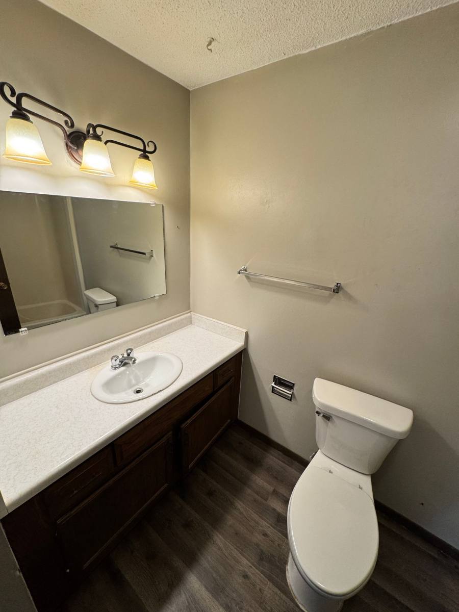 Apartment for rent at 101 4th Ave, Grinnell, IA 50112