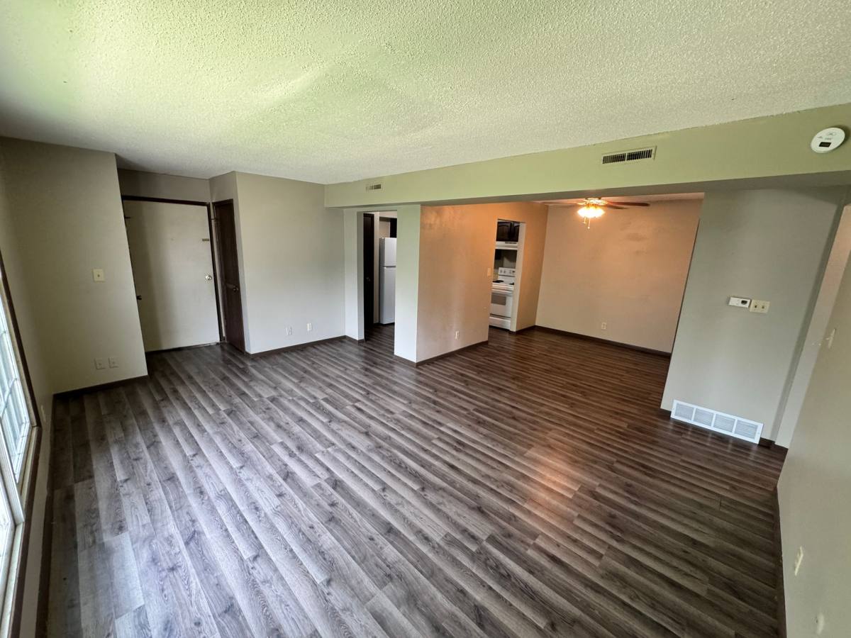 Apartment for rent at 101 4th Ave, Grinnell, IA 50112