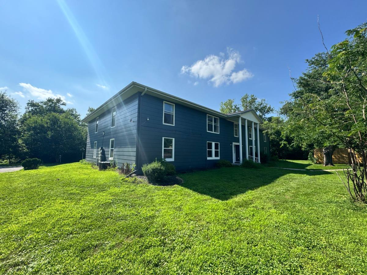 Apartment for rent at 101 4th Ave, Grinnell, IA 50112