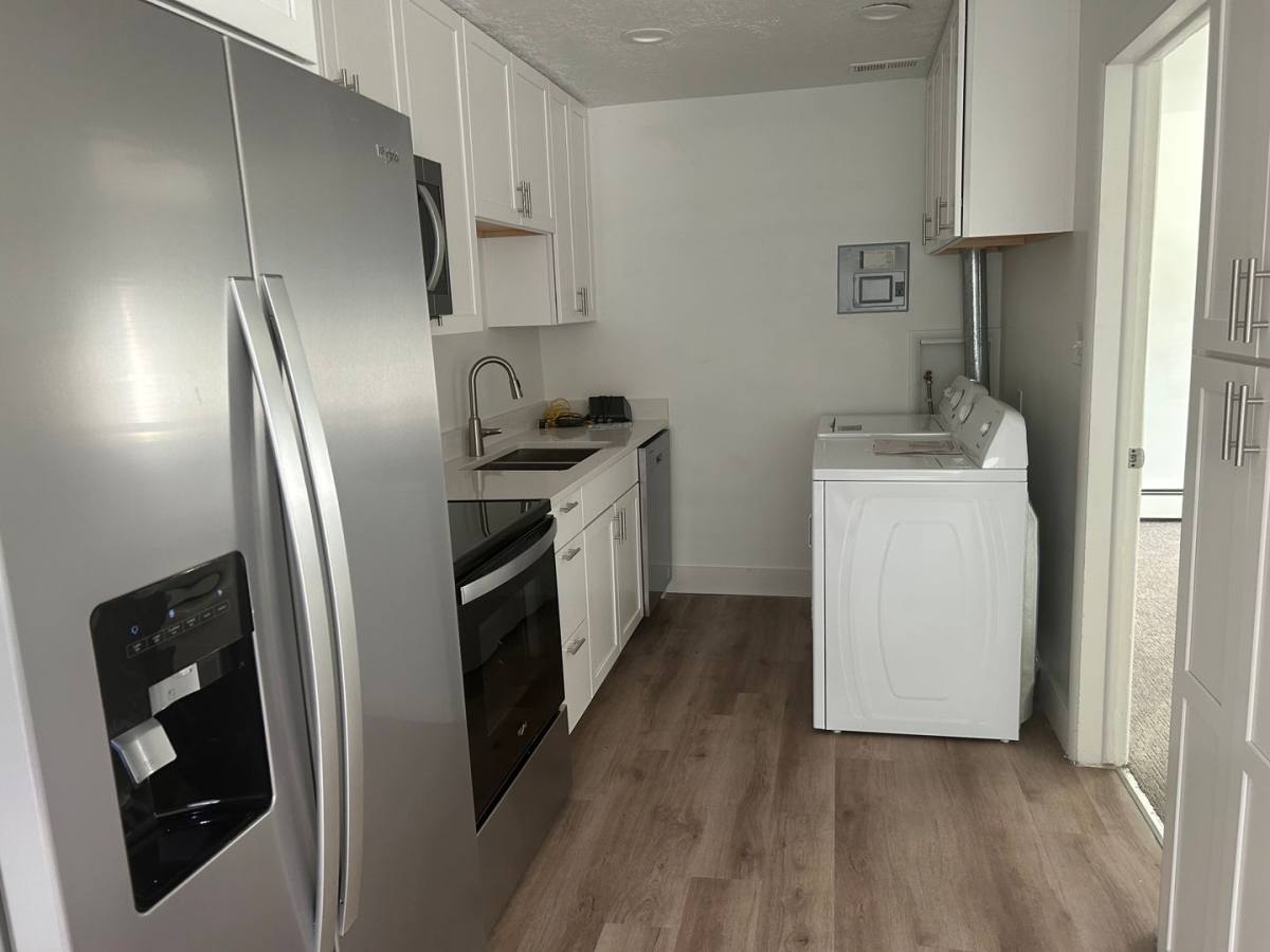 Apartment for rent at 4109 S Highland Dr, Salt Lake City, UT 84124