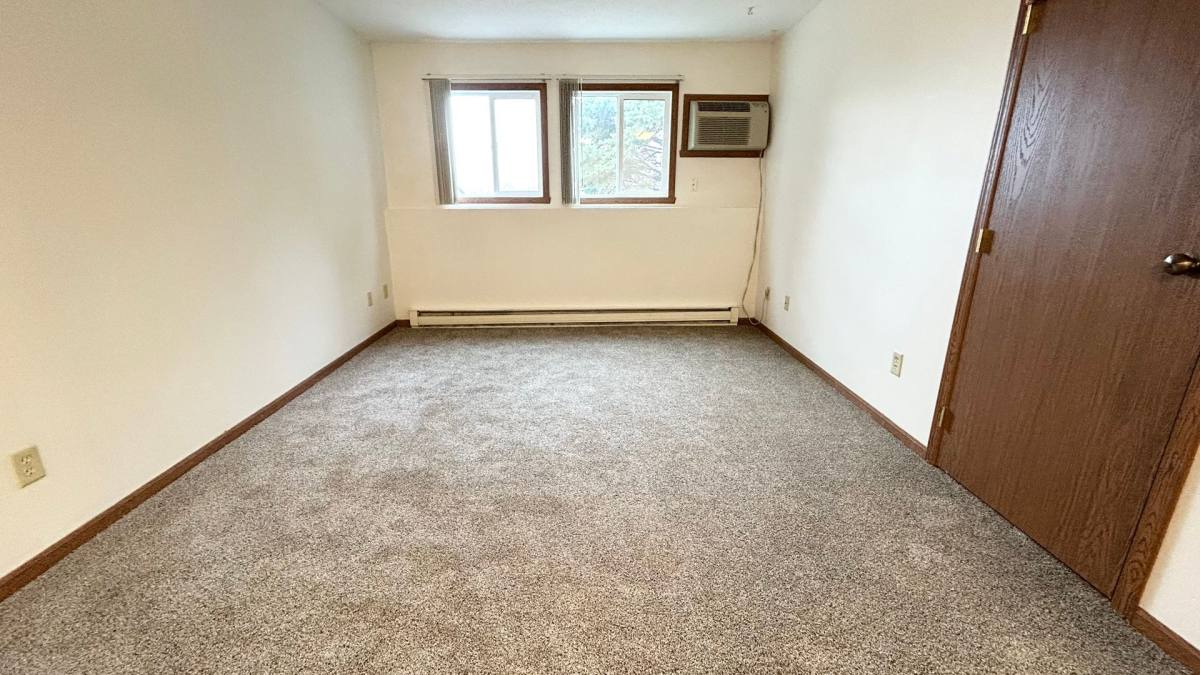 Apartment for rent at 925-926 9th Ave W, West Fargo, ND 58078