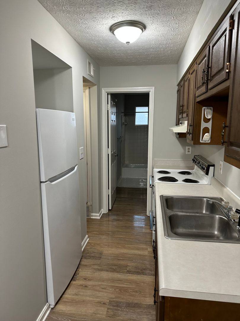 Apartment for rent at 3520 Park Row Dr, Louisville, KY 40216