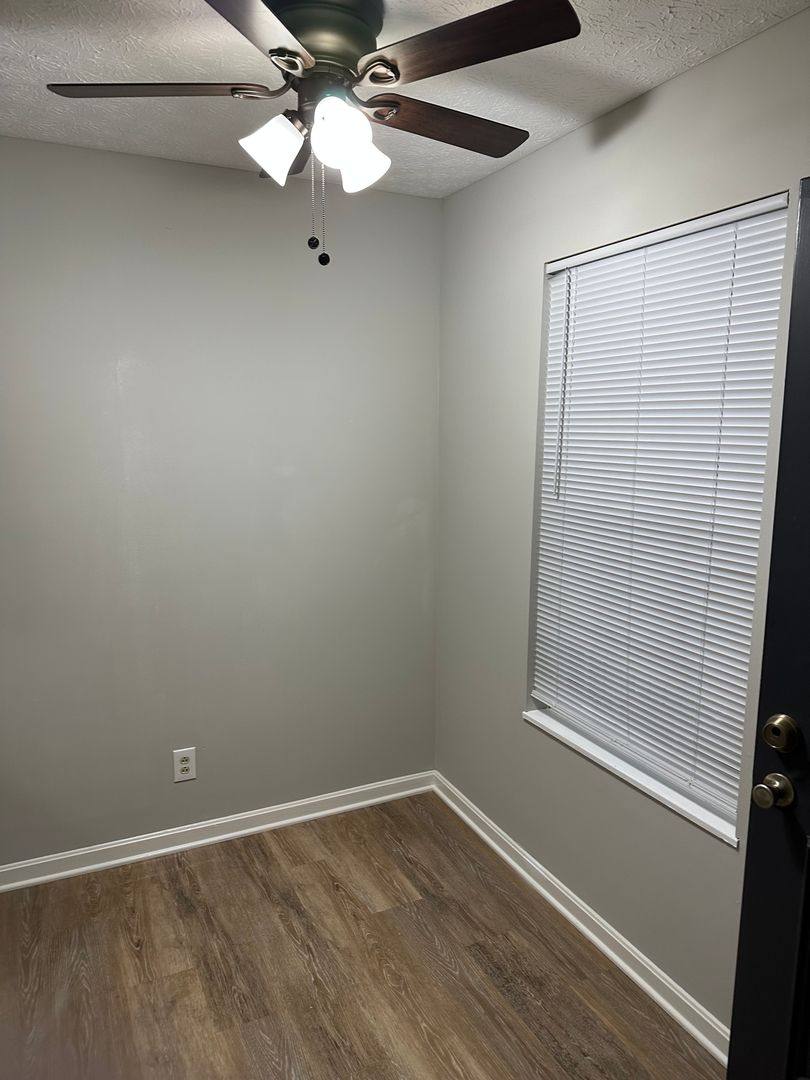 Apartment for rent at 3520 Park Row Dr, Louisville, KY 40216