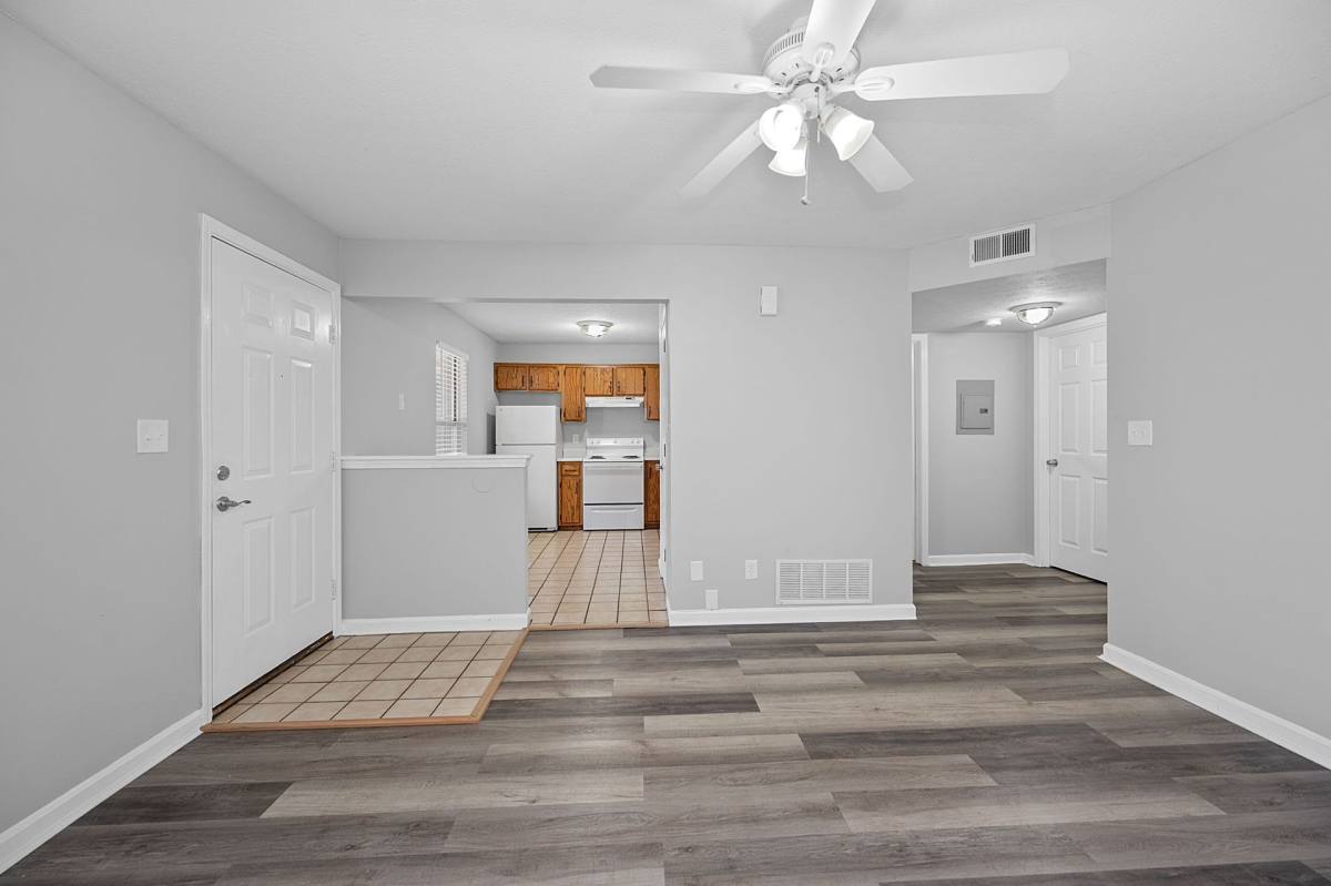 Apartment for rent at 3520 Park Row Dr, Louisville, KY 40216
