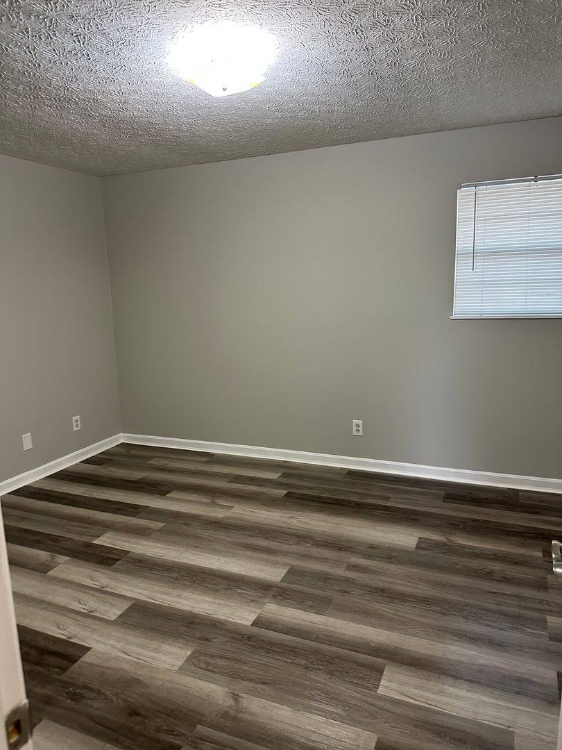 Apartment for rent at 3520 Park Row Dr, Louisville, KY 40216