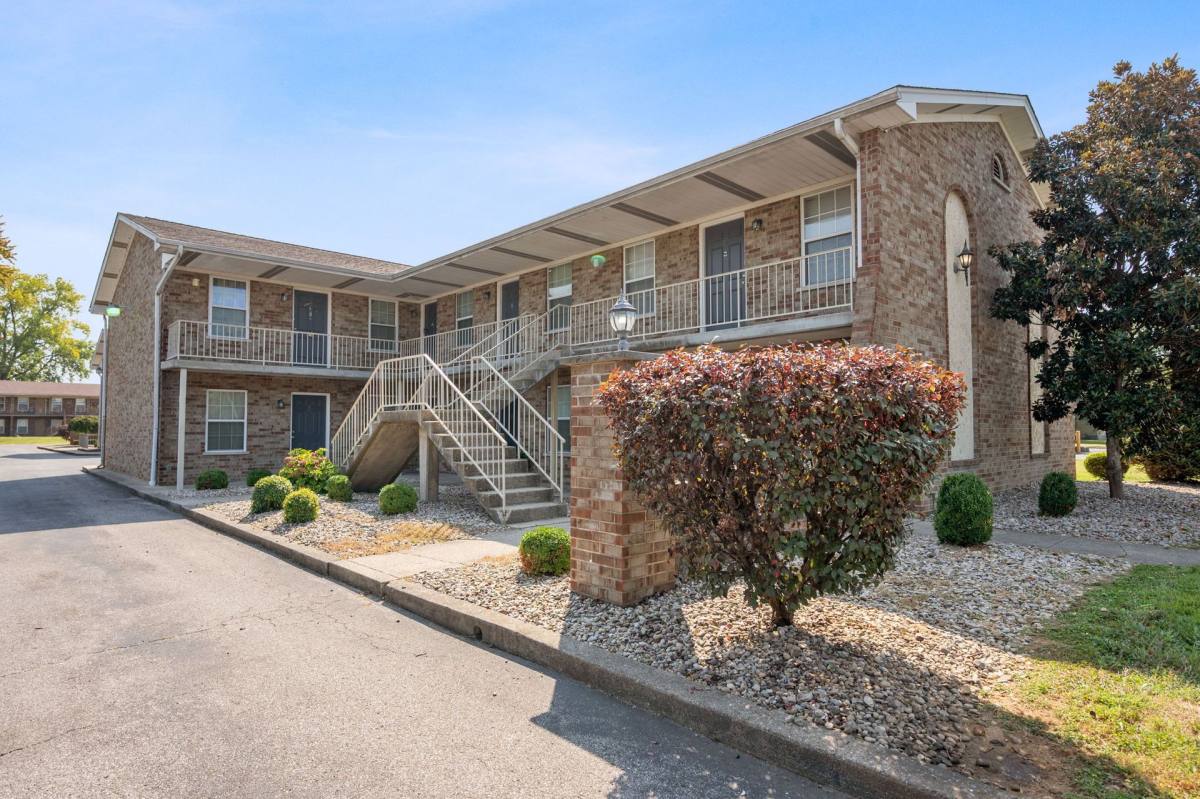 Apartment for rent at 3520 Park Row Dr, Louisville, KY 40216