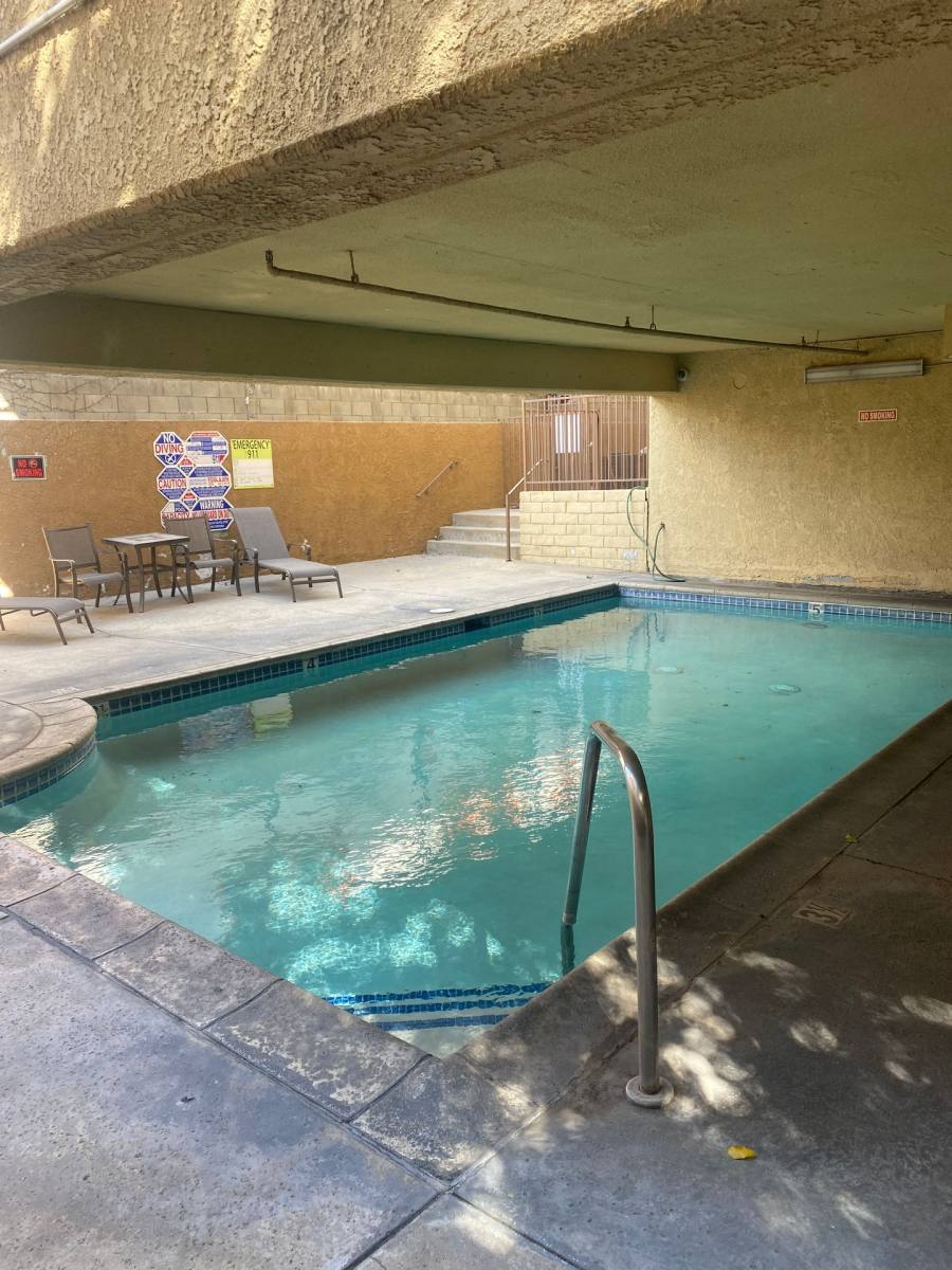 Apartment for rent at 6619 Leland Way, Los Angeles, CA 90028