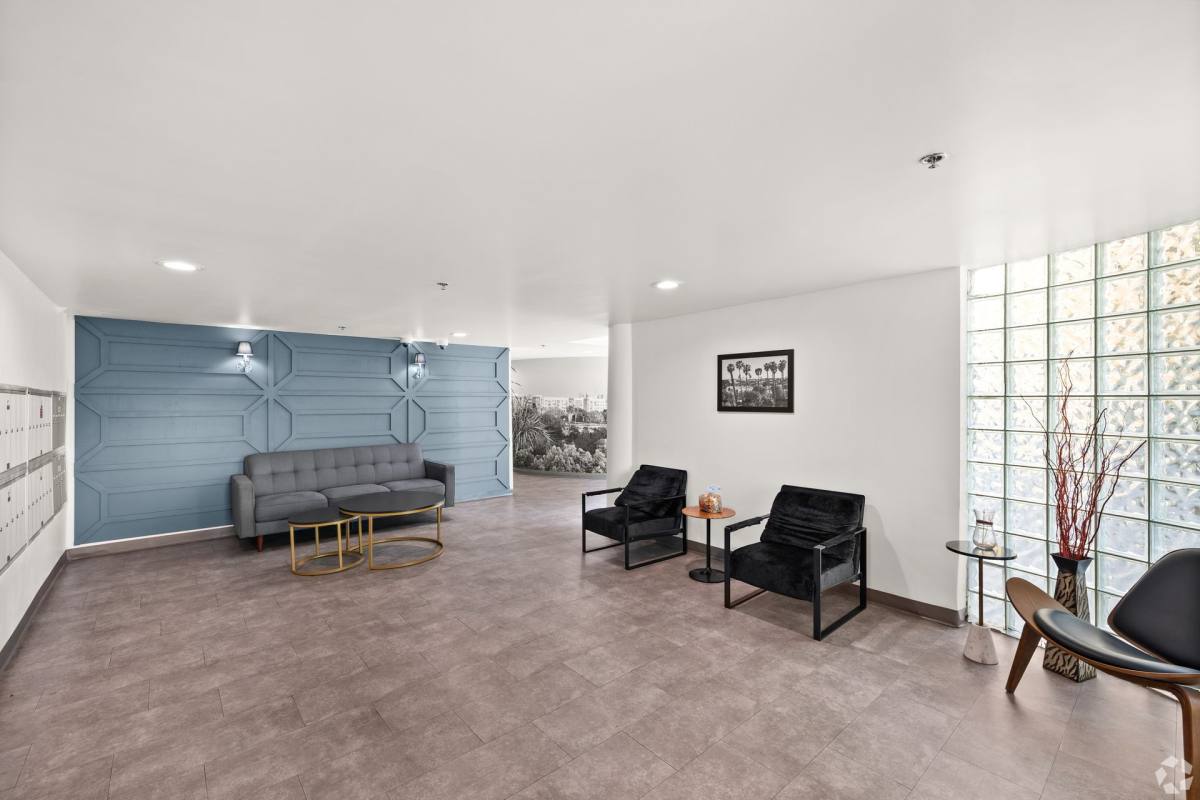 Apartment for rent at 6619 Leland Way, Los Angeles, CA 90028
