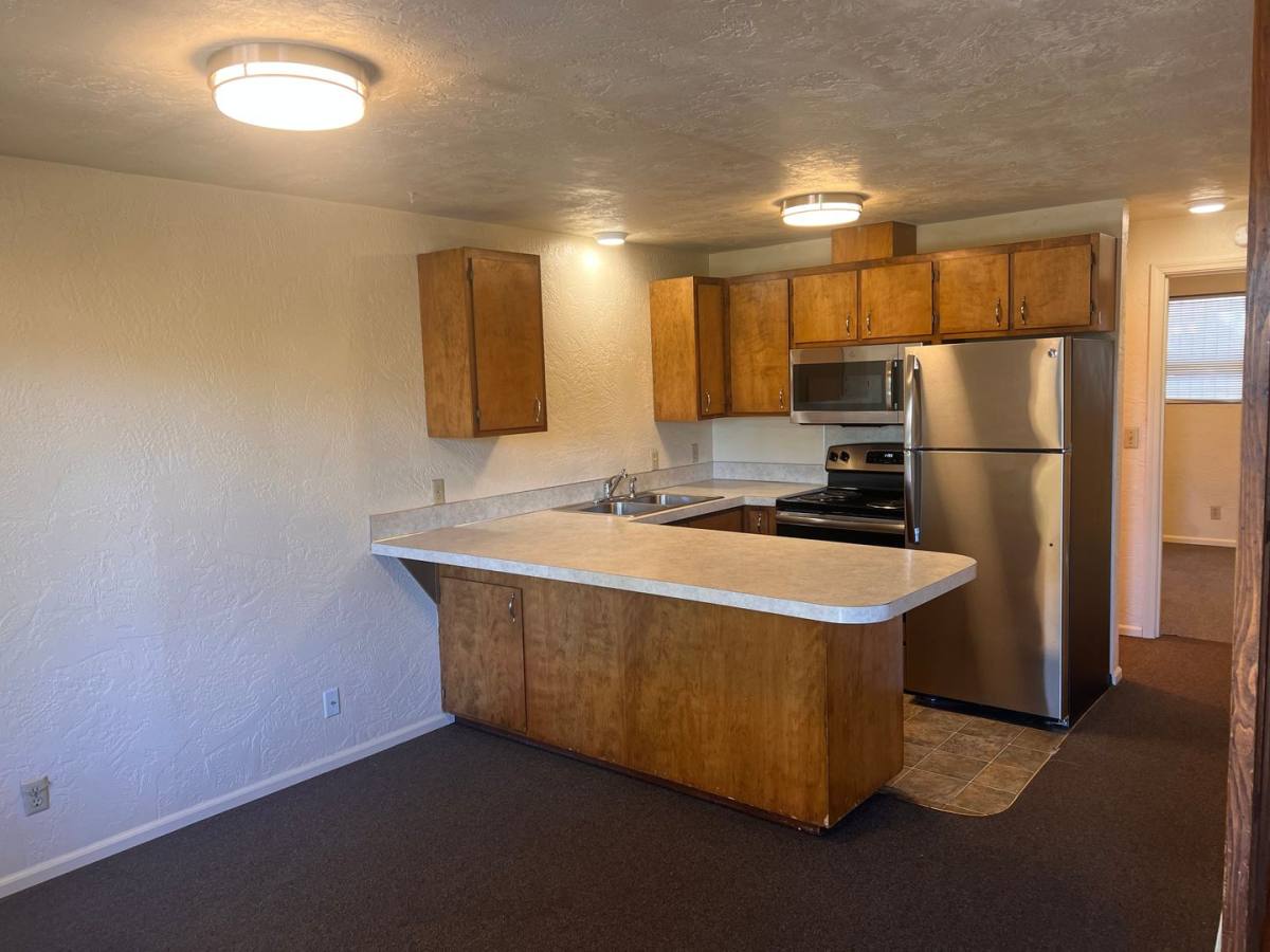 Townhouse for rent at Hayward, 1290 E 18th Ave, Eugene, OR 97403