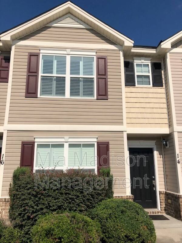 Townhouse for rent at 14 Winter Lake Circle, Pooler, GA 31322
