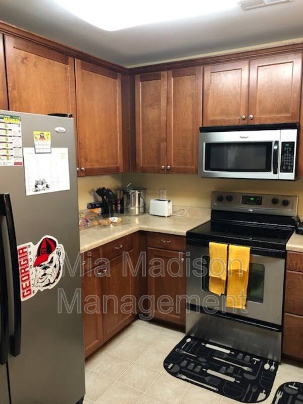 Townhouse for rent at 14 Winter Lake Circle, Pooler, GA 31322
