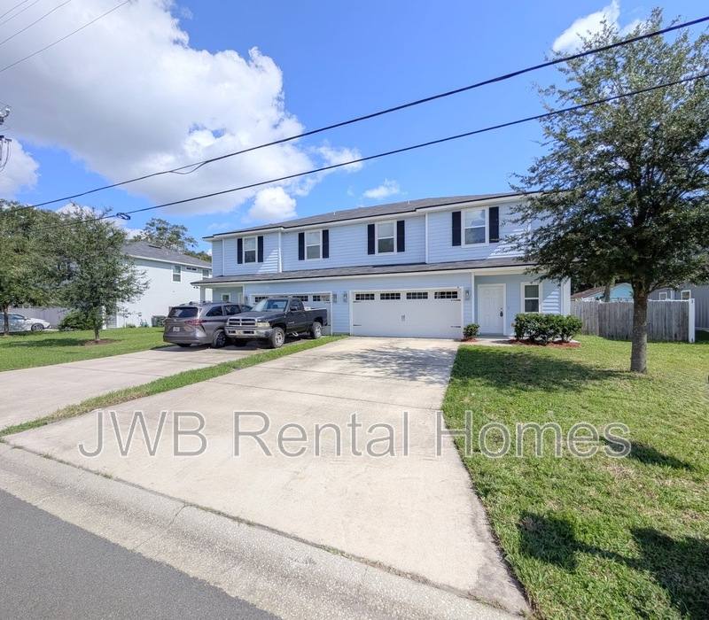 Townhouse for rent at 87 2nd St W, Atlantic Beach, FL 32233