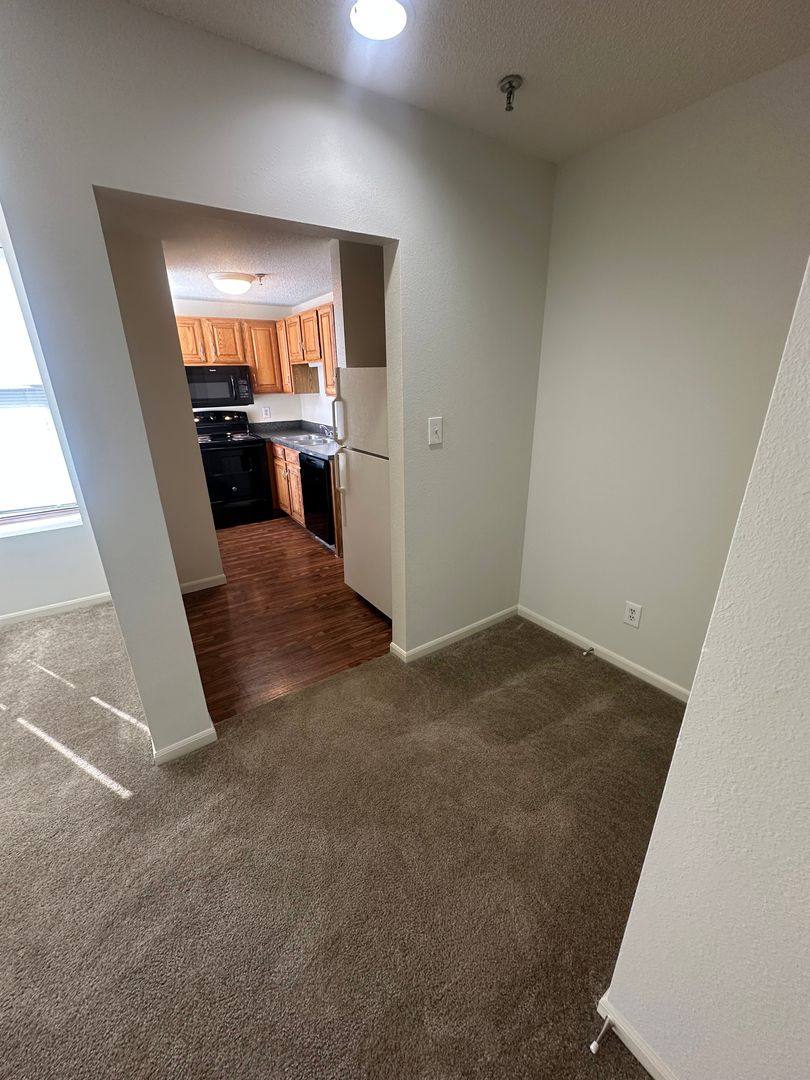 235 Ward Parkway, Kansas City, MO 64112 - Apartment For Rent - Image 9