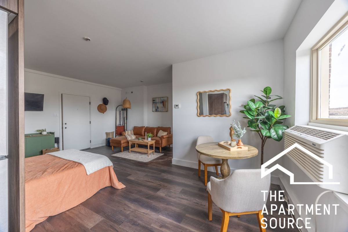 Apartment for rent at 1555 W Hollywood Ave #213, Chicago, IL 60660