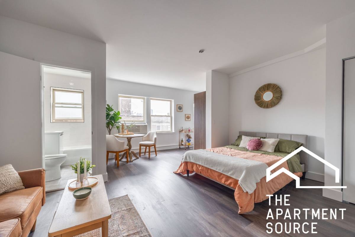 Apartment for rent at 1555 W Hollywood Ave #213, Chicago, IL 60660