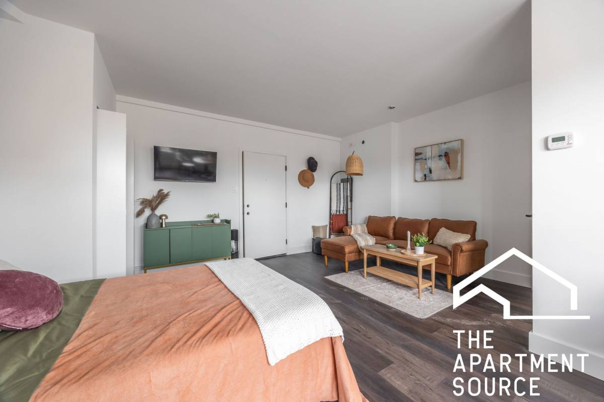 Apartment for rent at 1555 W Hollywood Ave #213, Chicago, IL 60660