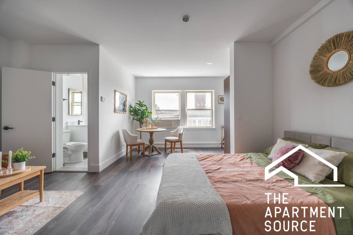 Apartment for rent at 1555 W Hollywood Ave #213, Chicago, IL 60660