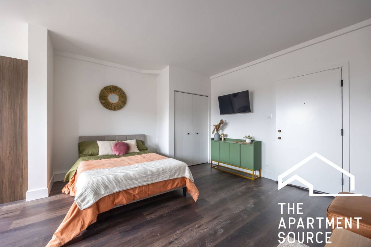 Apartment for rent at 1555 W Hollywood Ave #213, Chicago, IL 60660