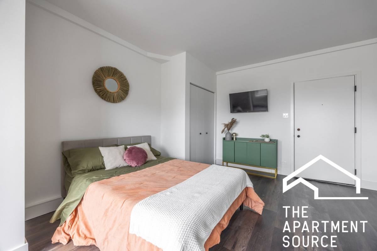 Apartment for rent at 1555 W Hollywood Ave #213, Chicago, IL 60660