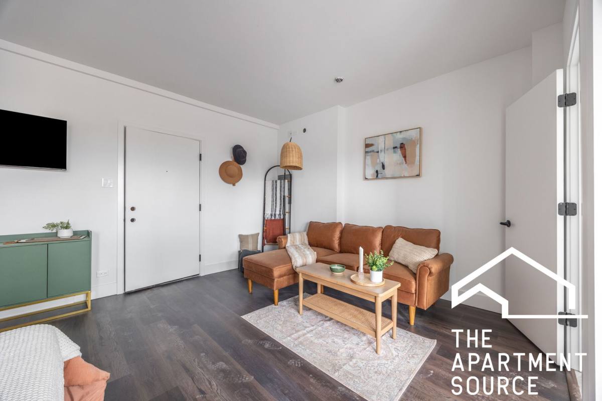 Apartment for rent at 1555 W Hollywood Ave #213, Chicago, IL 60660