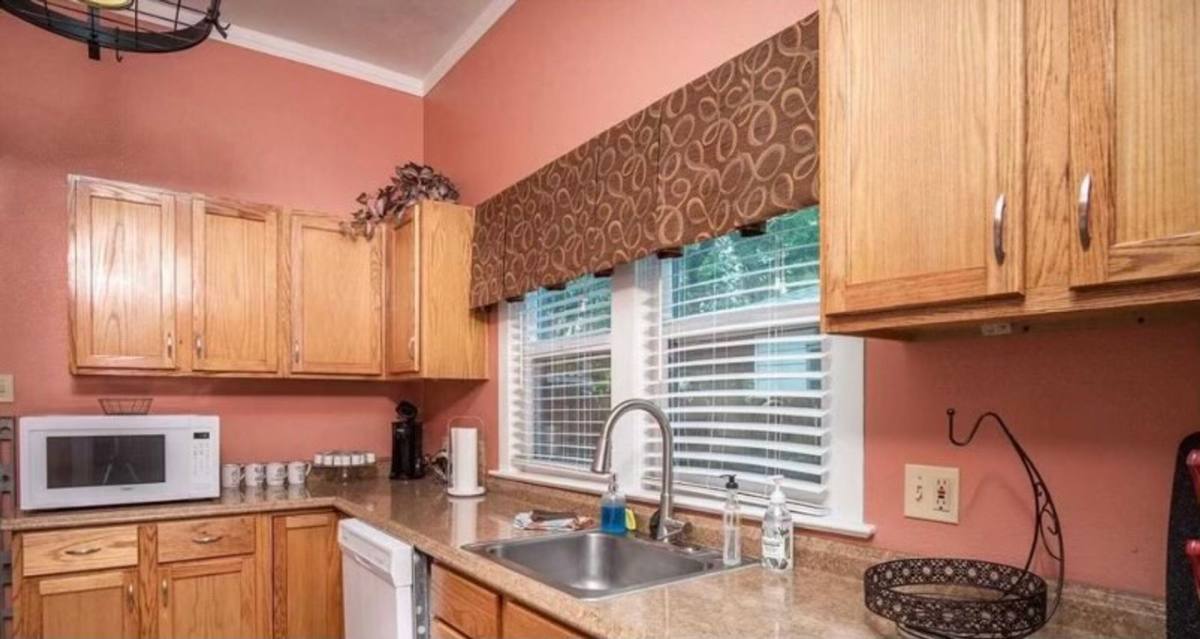 Apartment for rent at 936 E Center St, Pocatello, ID 83201