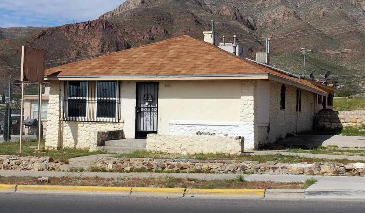 Apartment for rent at 3921 N Piedras St, El Paso, TX 79930