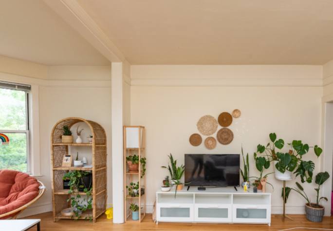 Apartment for rent at 3413 N Elaine Place #2, Chicago, IL 60657