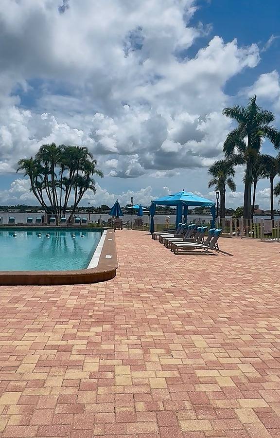 Apartment for rent at 1883 Shore Dr S, Saint Petersburg, FL 33707