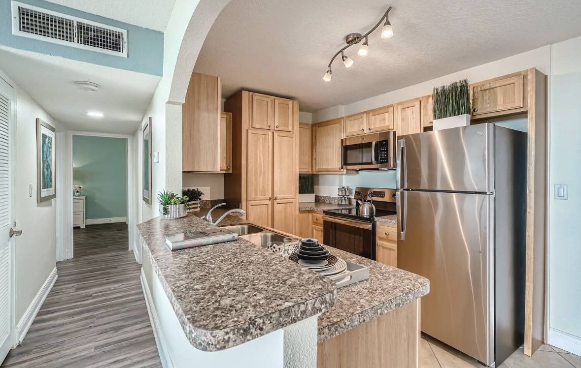 Apartment for rent at 1883 Shore Dr S, Saint Petersburg, FL 33707