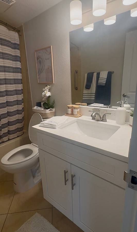 Apartment for rent at 1883 Shore Dr S, Saint Petersburg, FL 33707