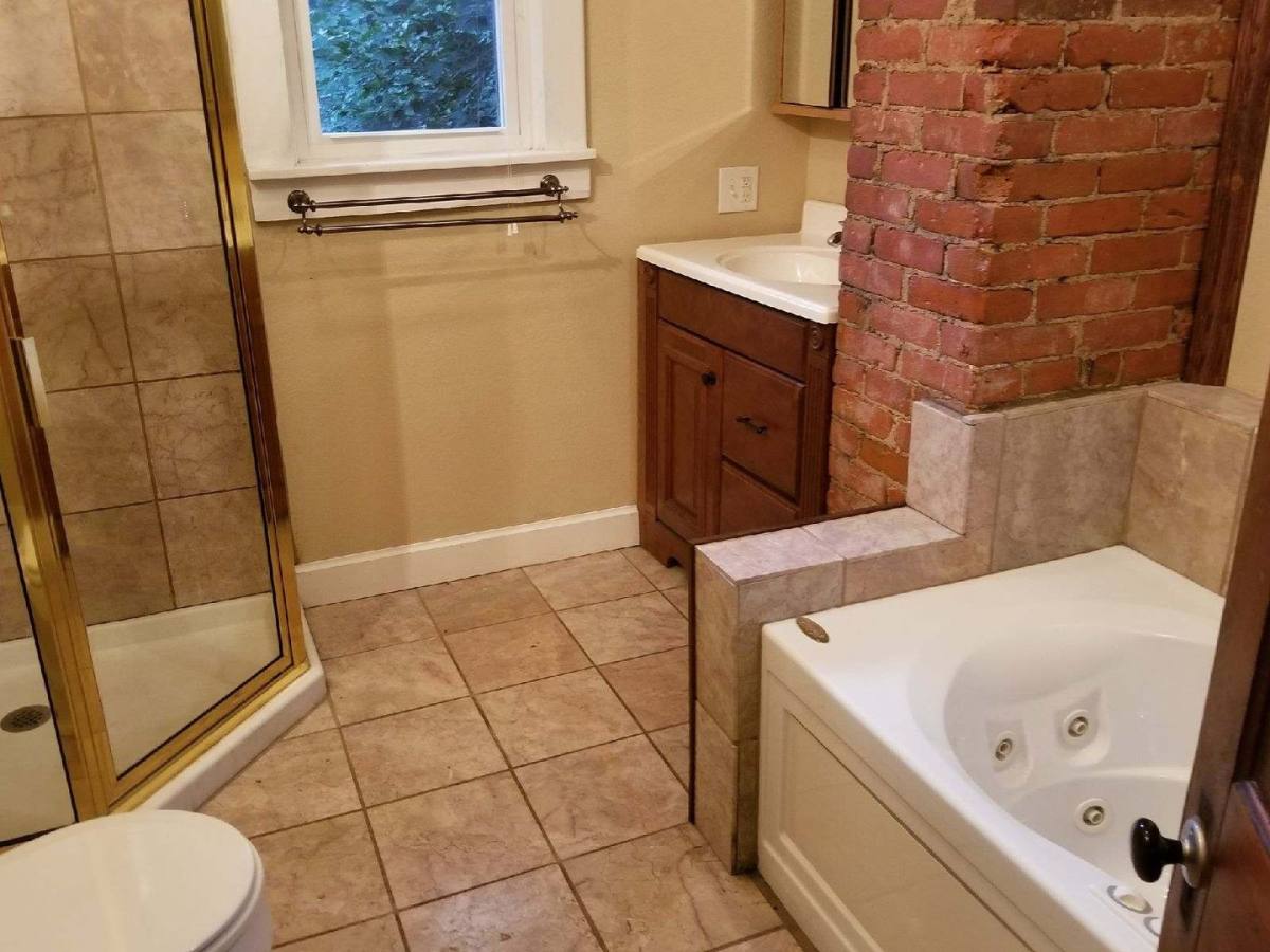 Apartment for rent at 2240 N 4th St, Columbus, OH 43201
