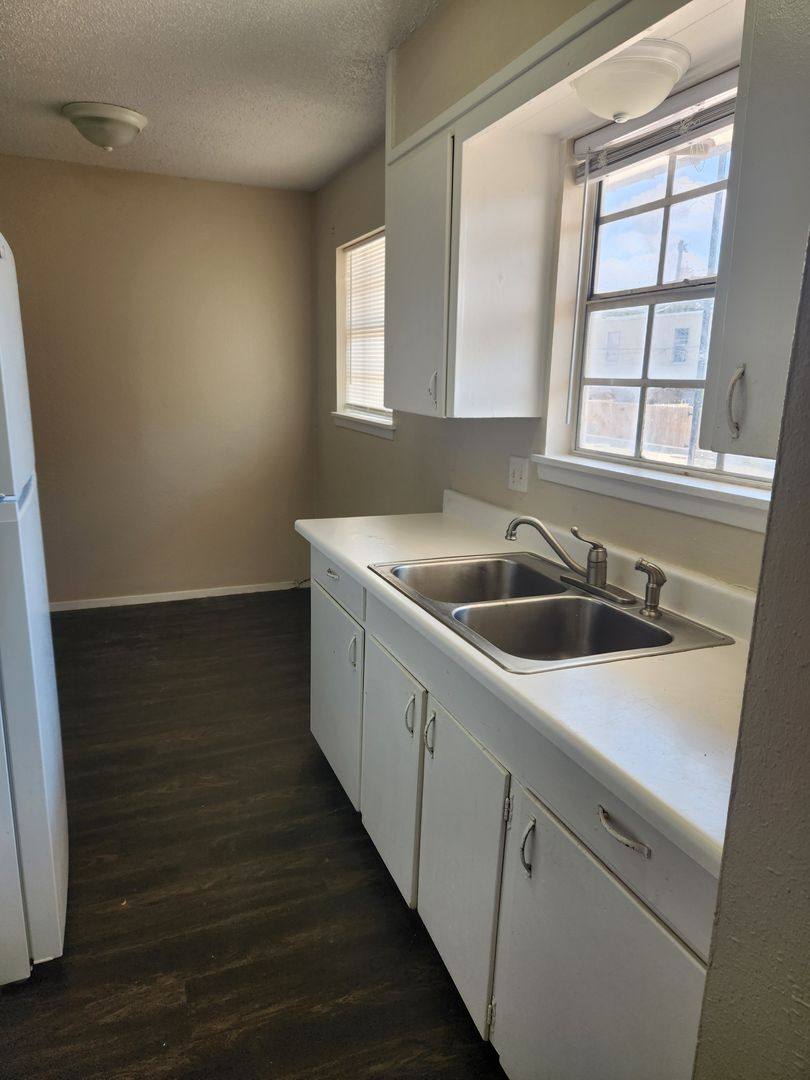 Apartment for rent at 902 Shiloh St, San Angelo, TX 76901