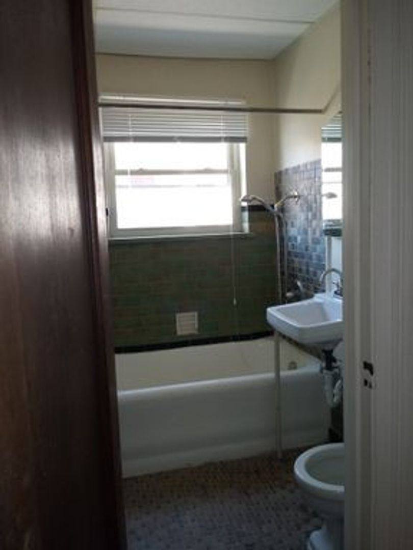 Apartment for rent at 2340 Victory Parkway, Cincinnati, OH 45206