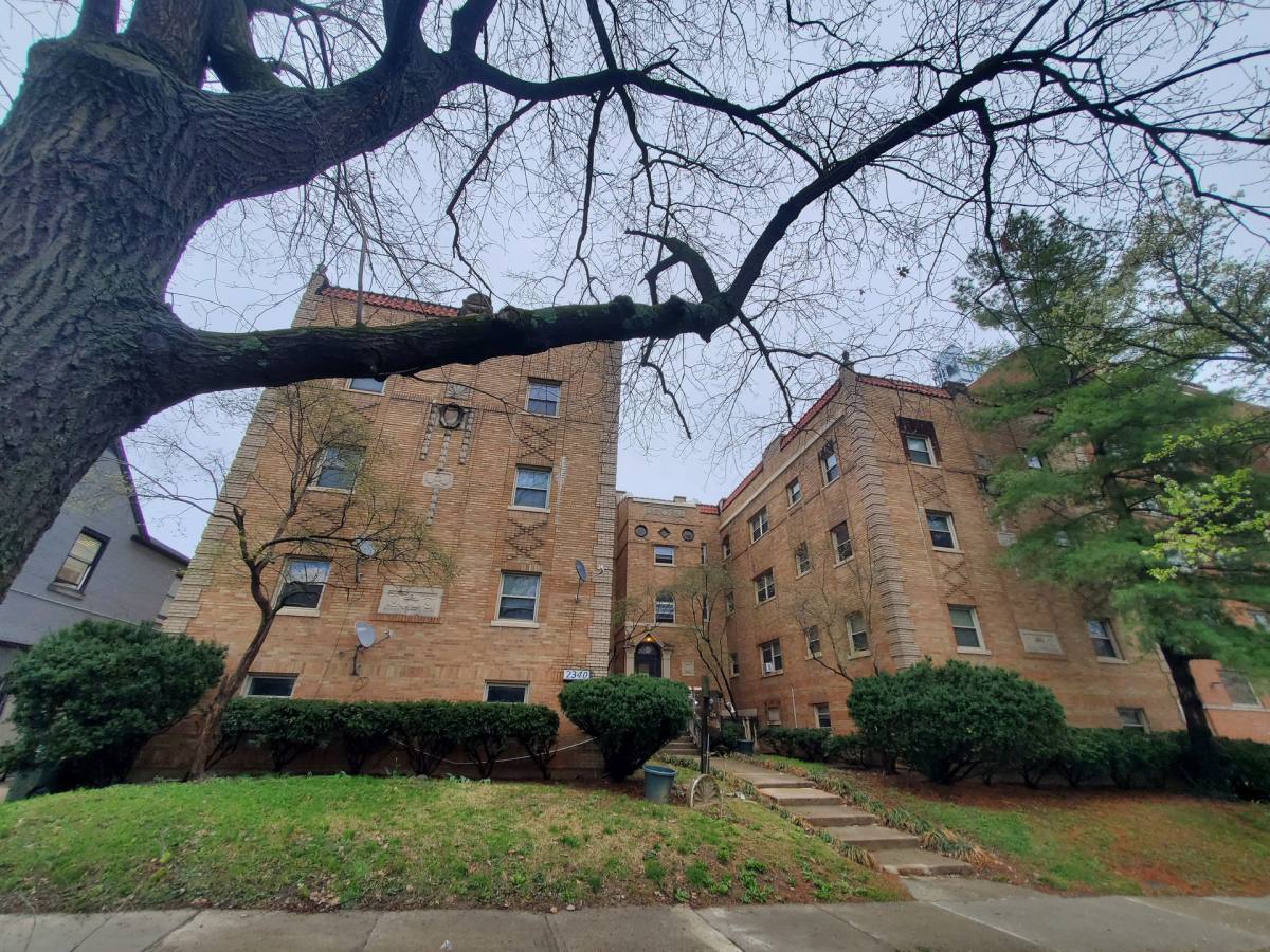 Apartment for rent at 2340 Victory Parkway, Cincinnati, OH 45206