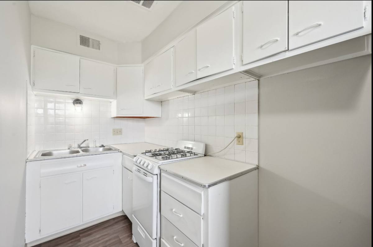 Apartment for rent at 5827 N Meadows Blvd, Columbus, OH 43229