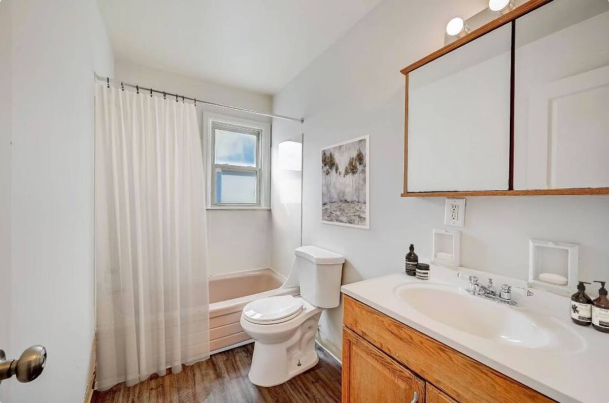 Apartment for rent at 5827 N Meadows Blvd, Columbus, OH 43229