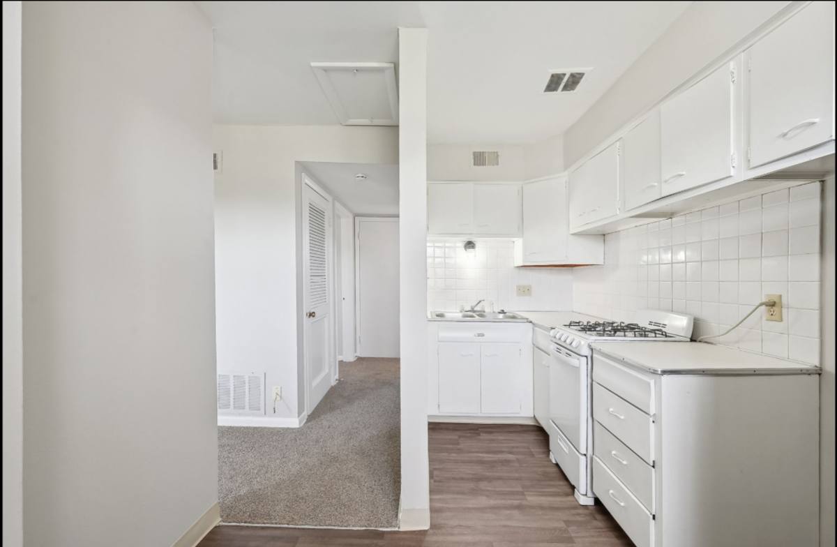 Apartment for rent at 5827 N Meadows Blvd, Columbus, OH 43229