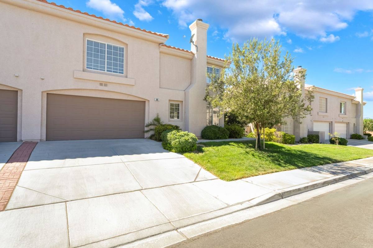 Townhouse for rent at 505 Escoto Place, Henderson, NV 89012