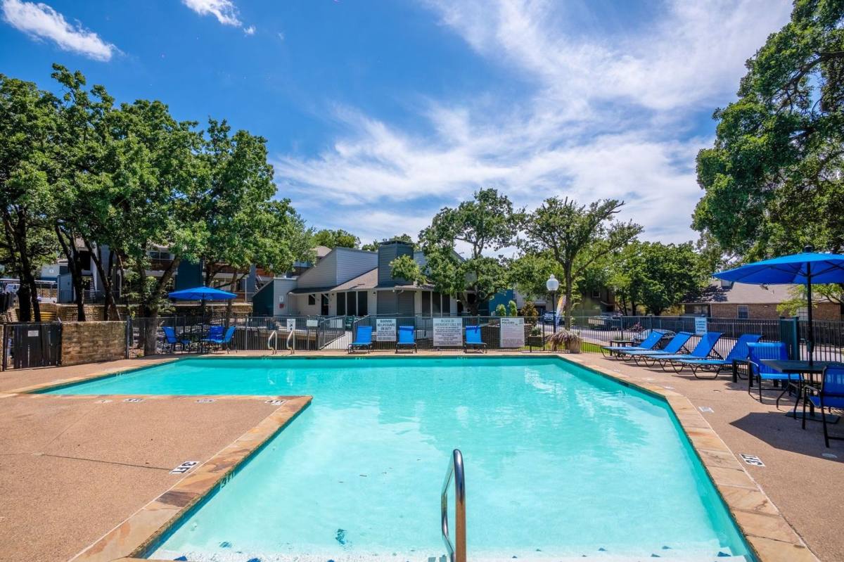 Apartment for rent at 2300 Misty Ridge Circle, Arlington, TX 76011