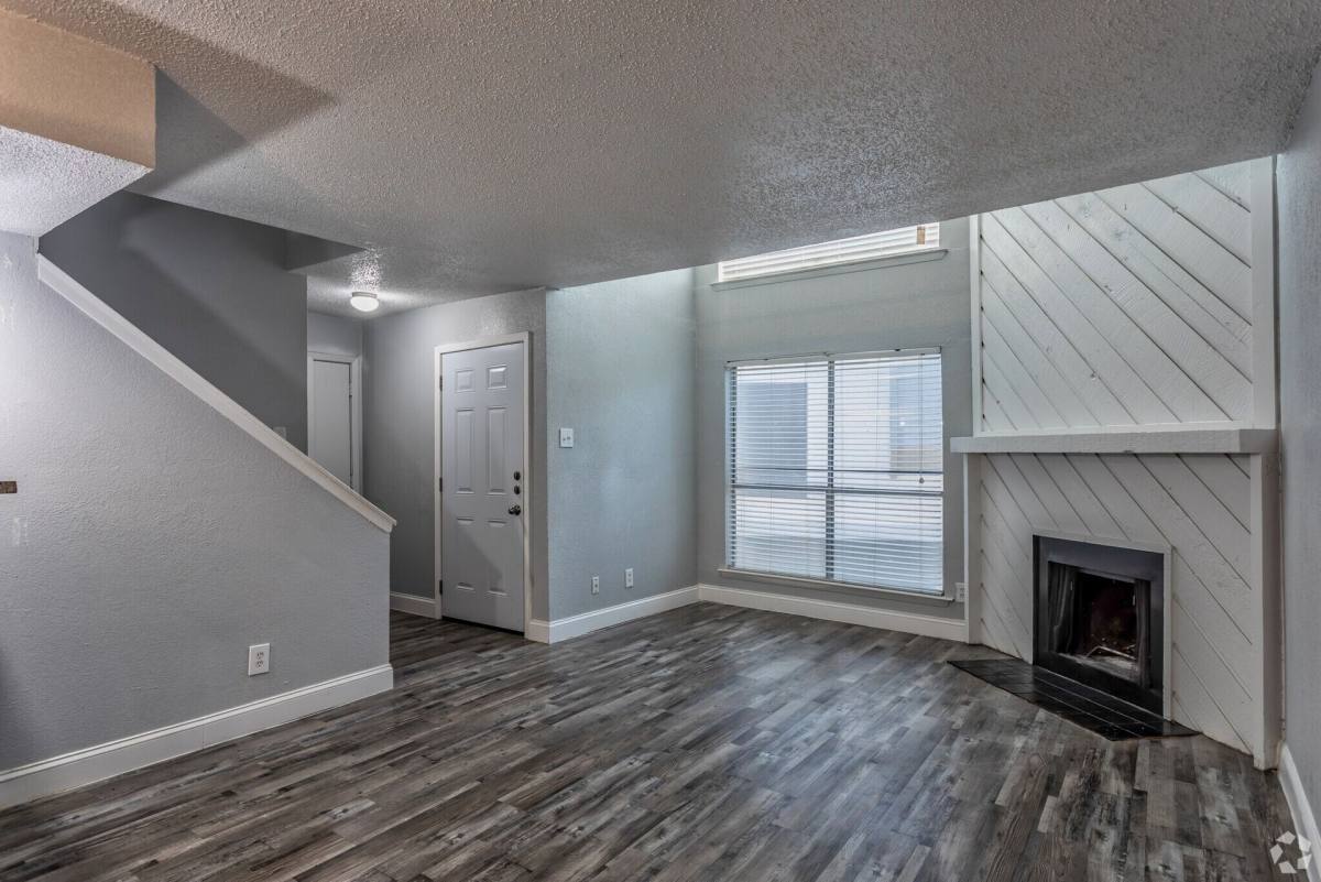 Apartment for rent at 2300 Misty Ridge Circle, Arlington, TX 76011