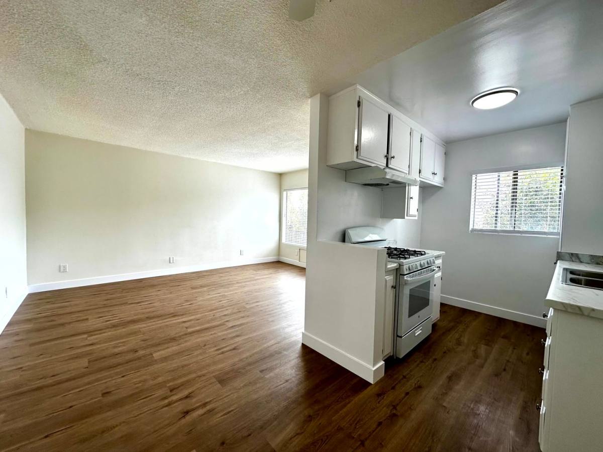 Apartment for rent at 1915 W 22nd St, Los Angeles, CA 90018