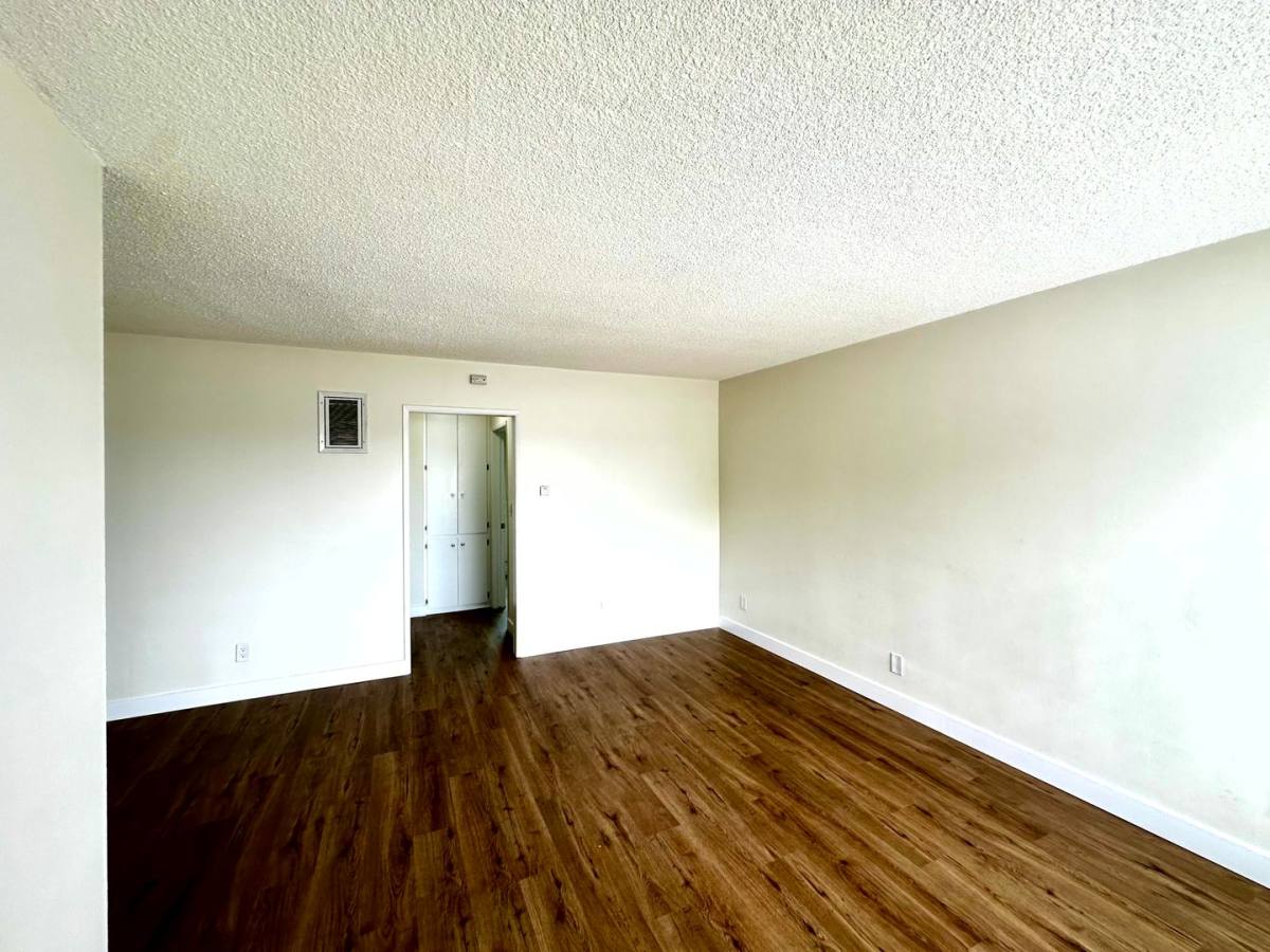 Apartment for rent at 1915 W 22nd St, Los Angeles, CA 90018
