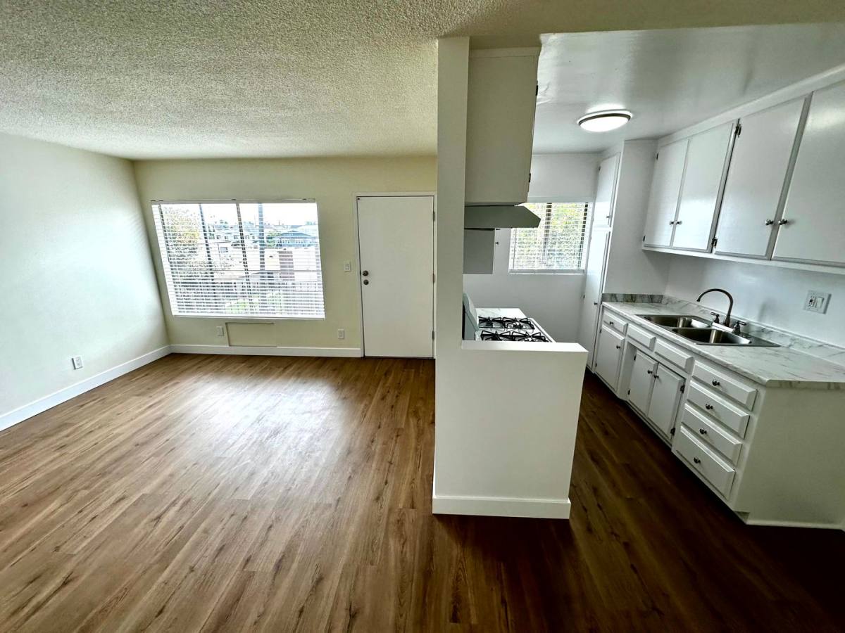 Apartment for rent at 1915 W 22nd St, Los Angeles, CA 90018